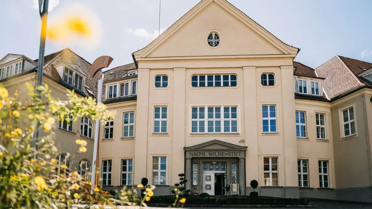 Wer Patienten im Naemi-Wilke-Stift besuchen möchte, muss mehrere Regelungen beachten.