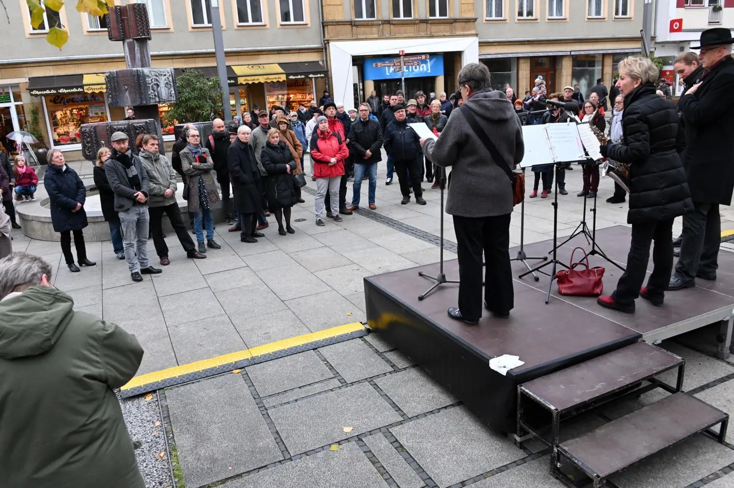 Das Leben auf der Spremberger Straße ruhte während der Gedenkveranstaltung.