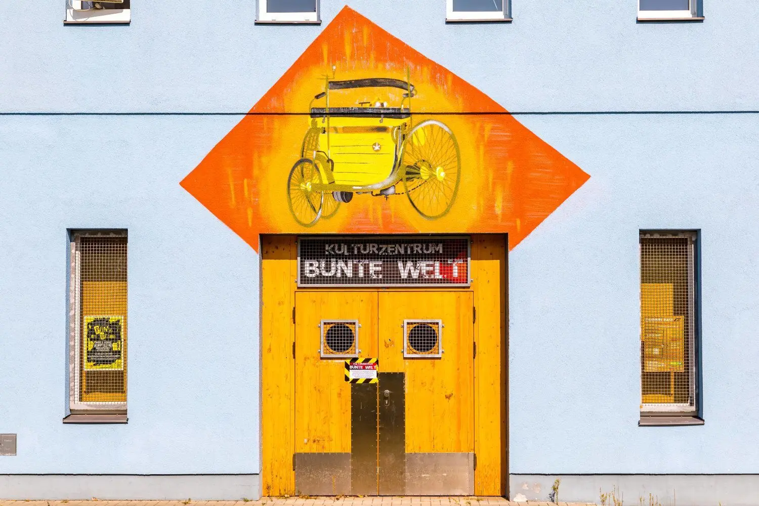 Das Kulturzentrum „Bunte Welt“ beherbergt unter anderem die Aids-Hilfe Lausitz und den Verein CSD Cottbus.