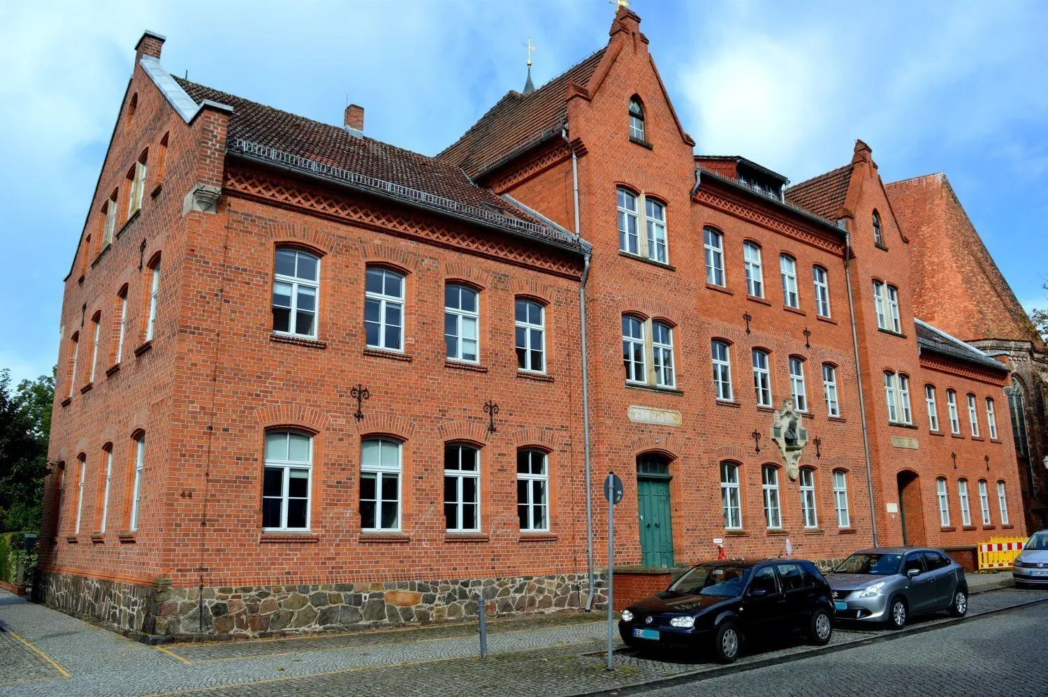 Demnächst müssen noch die Fassade und das Dach des ehemaligen Gymnasiumgebäudes saniert werden. Die Ausschreibungen erfolgen in dieser Woche.