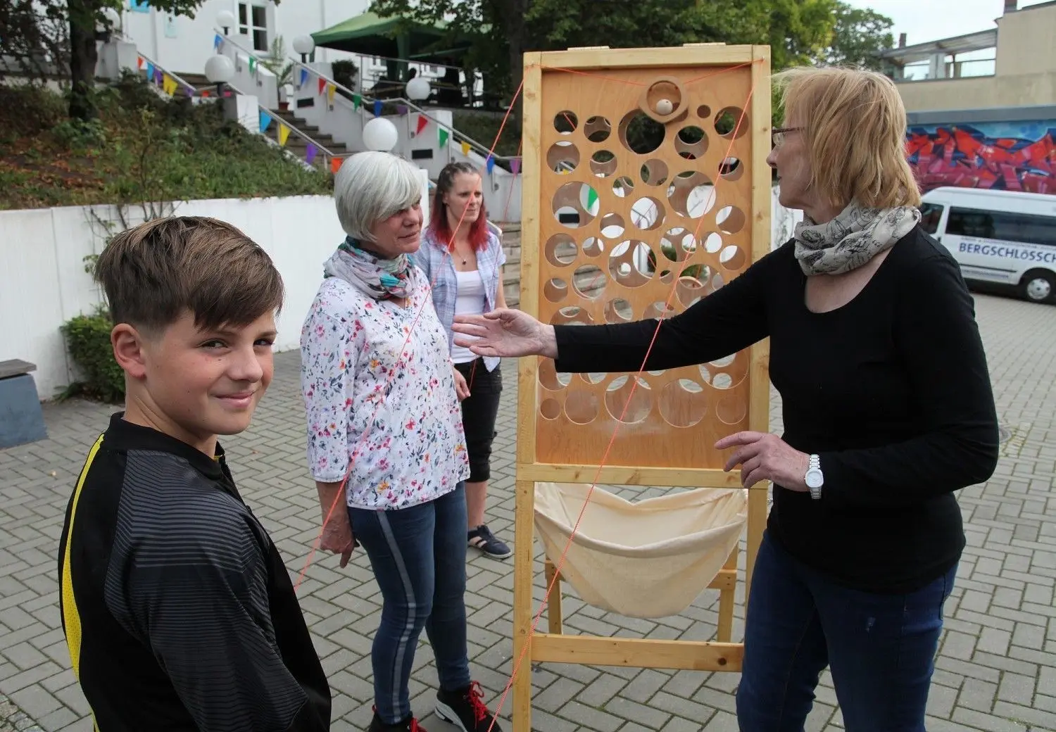 Im Mehrgenerationenzentrum „Bergschlösschen“ wurden alte und neue Spiel gespielt.