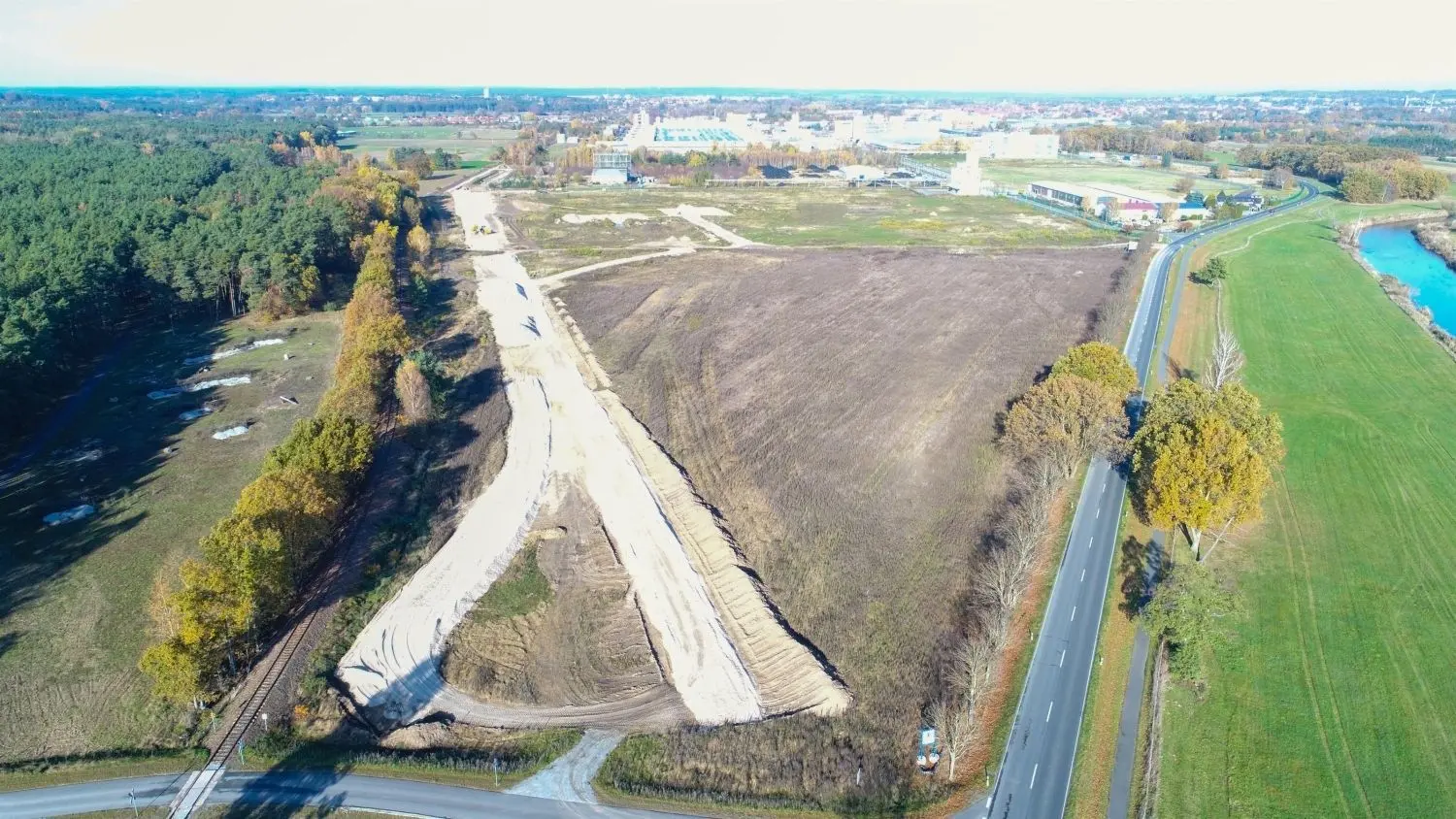 Blick auf das Industriegebiet von Guben: In der Südspitze des Areals liegt ein Bohrloch mit einer Tiefe von 2550 Metern. Es stammt aus DDR-Zeiten.