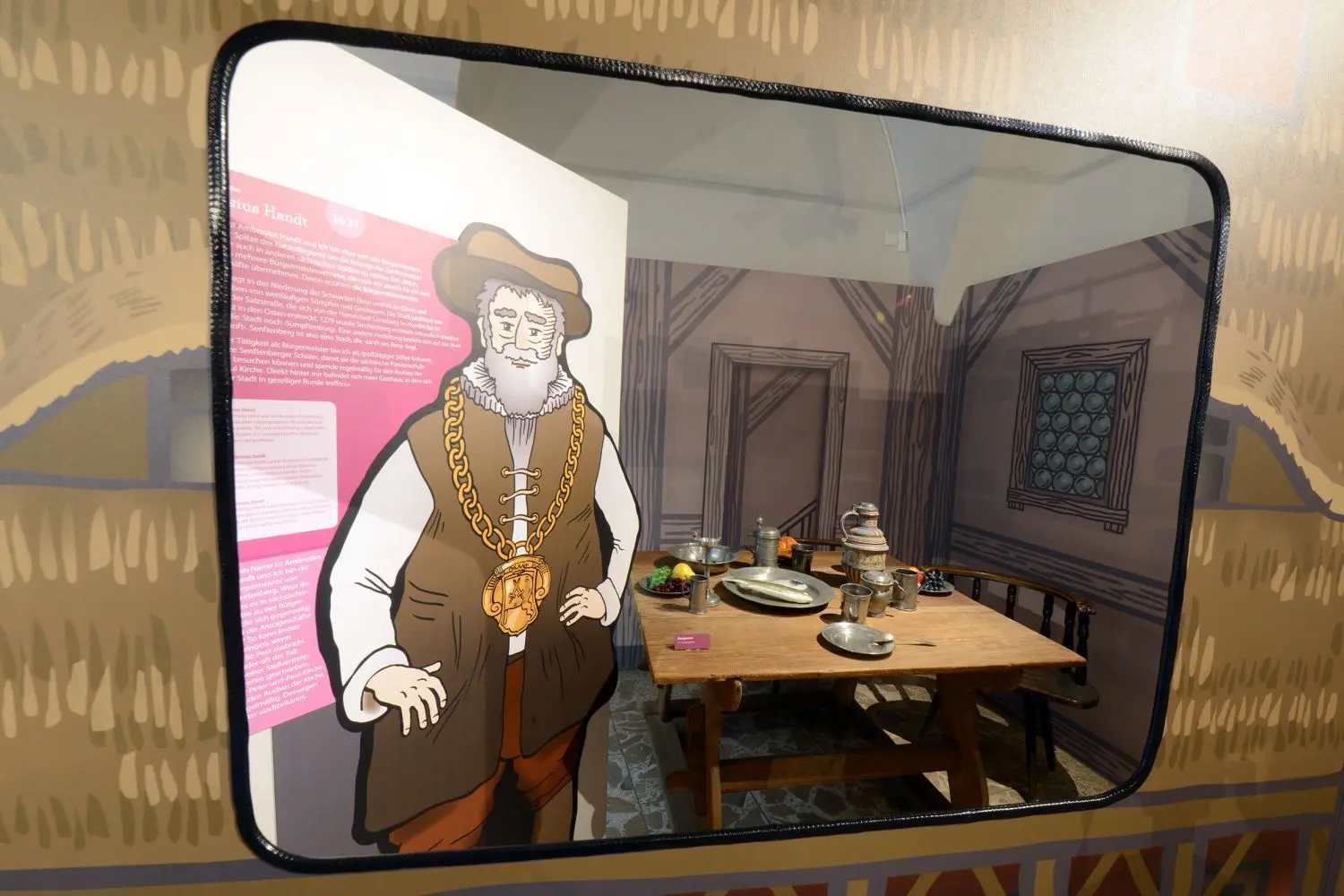 In der neuen Dauerausstellung mit dem Titel "Ackerbürger, Stadtbürger, Staatsbürger" laden die typischen Bewohner einer brandenburgisch-sächsischen Kleinstadt die Besucher ein, in ihre Epoche einzutauchen. Hier ist für das Jahr 1631 Bürgermeister Ambrosius Handt in seinem Gasthaus zu sehen.