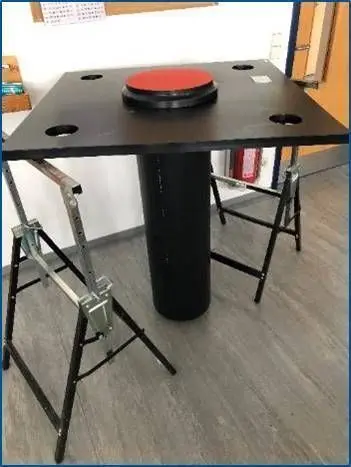 Ein Teilprojekt der diesjährigen Sieger. Genial konstruierte Kunststoff-Deckel für Tiefbrunnen. Die Konstruktion spart nicht nur viel Aufwand, sondern und verhindert auch lebensgefährliche Einbrüche im Gelände.