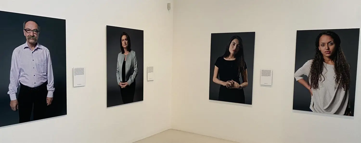 Wer ist hier „crazy“?: Blick auf die Porträtserie von Herlinde Koelbl.