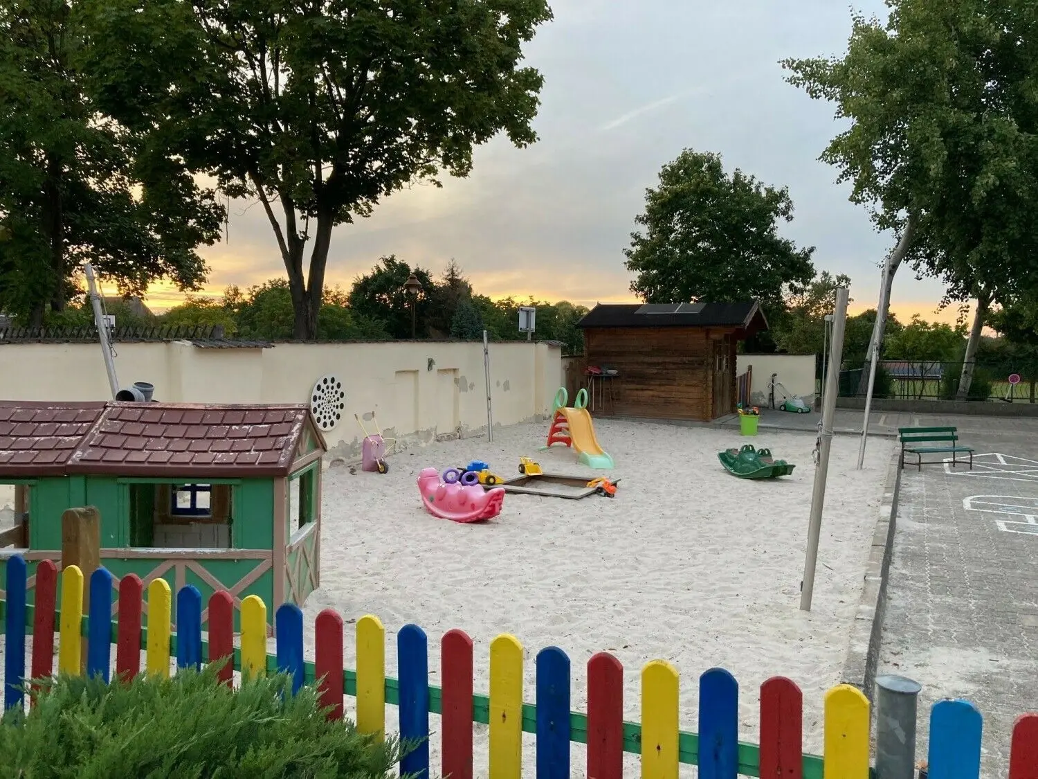 Der Spielplatz an der Kita "Kleine Strolche" soll durch weitere Spielgeräte auf dem Gelände ergänzt und damit vergrössert werden.