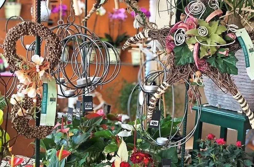 Um sich von dem Discounterangebot abzuheben, schmücken sich die Blumenhändler mit kreativer Vielfalt - so wie hier im "Blumen und Kunst"-Geschäft von Silvia Jonas.