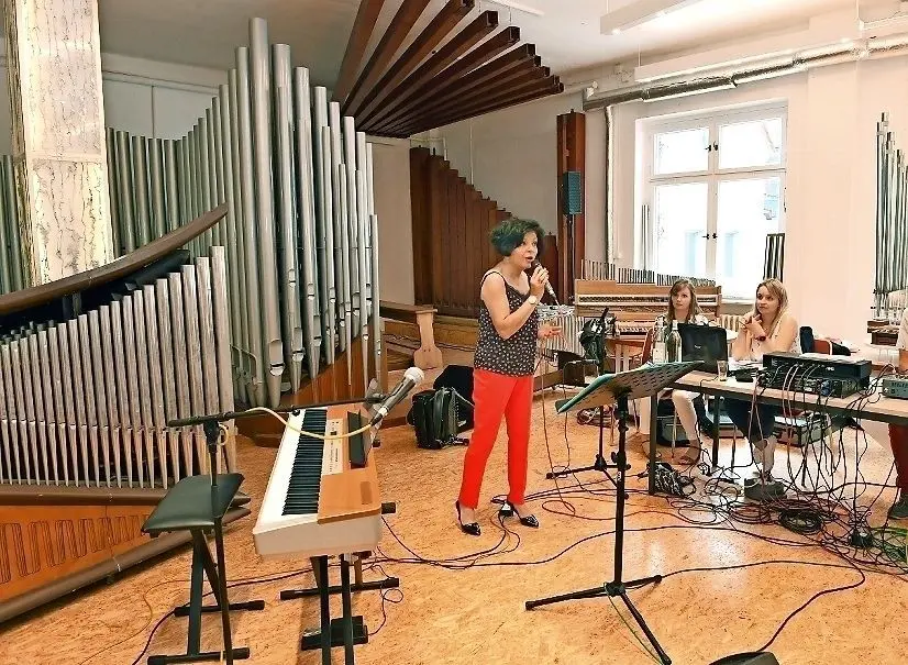 Nelly Burban und ihre Begleiter/innen von der Musikschule Malansac in Frankreich haben zwei Konzerte in der Kurstadt und in Mühlberg gegeben.
