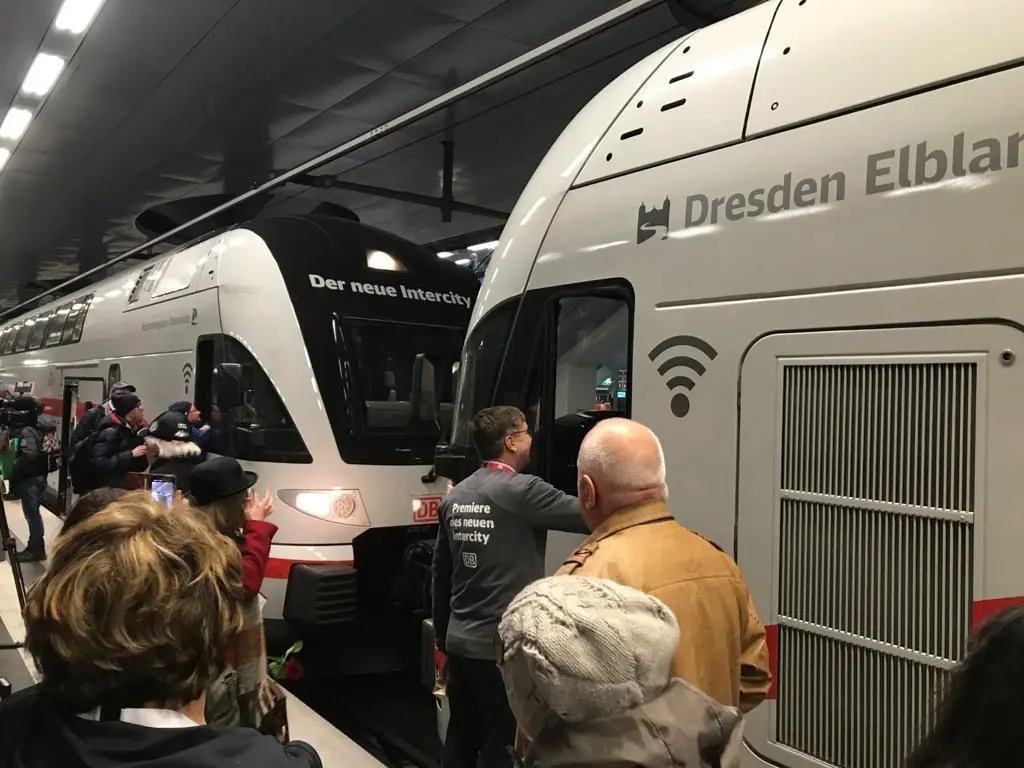 Großer Bahnhof in Berlin: Verstärkung der IC-Verbindung zwischen Rostock und Dresden.