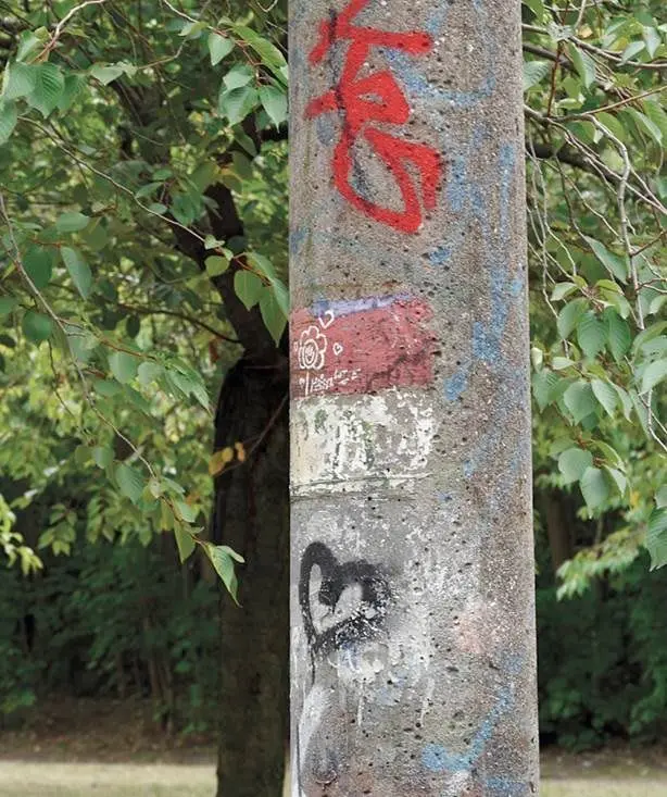 Hier die Markierung der vorderen Postenbegrenzung. ⇥