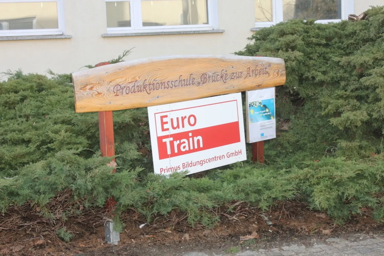 Seit 2007 besteht der Standort der Produktionsschule in Herzberg. Träger sind die Primus Euroschulen Berlin.