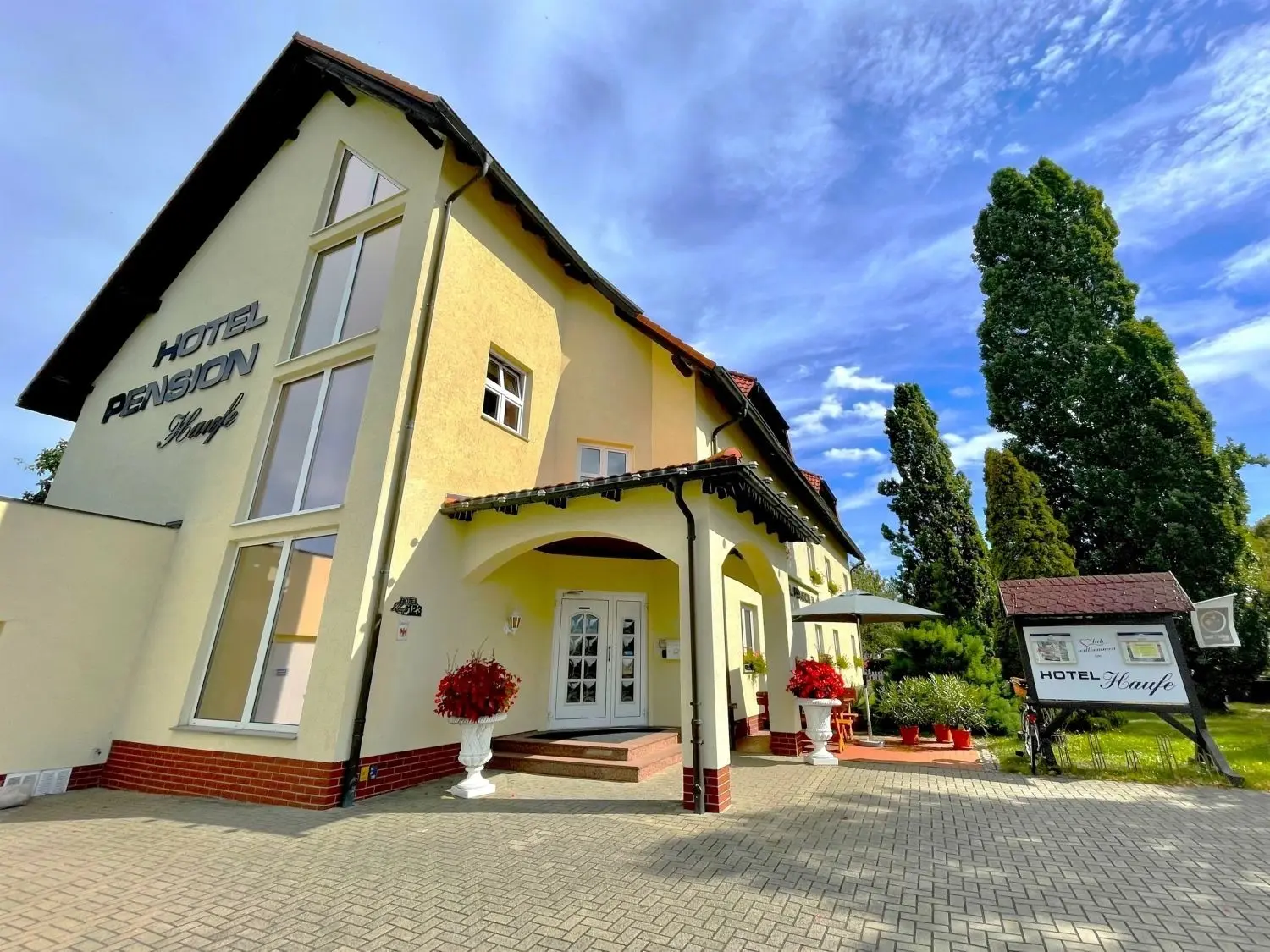 Seit mehr als 30 Jahren empfängt das Forster "Hotel Haufe" nun schon Gäste. Vor knapp zwei Jahren hat das Ehepaar Haufe die Geschäfte an Sohn Volker übertragen.
