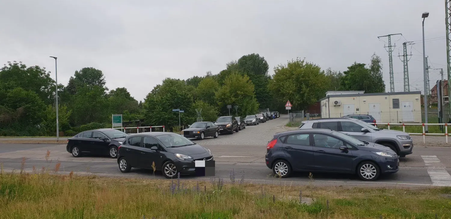 Gewohntes Bild in den vergangenen Tagen in Lübbenau an der Kreuzung Güterbahnhofstraße/Kraftwerkstraße. Grund sind zwei Baustellen in der Innenstadt.