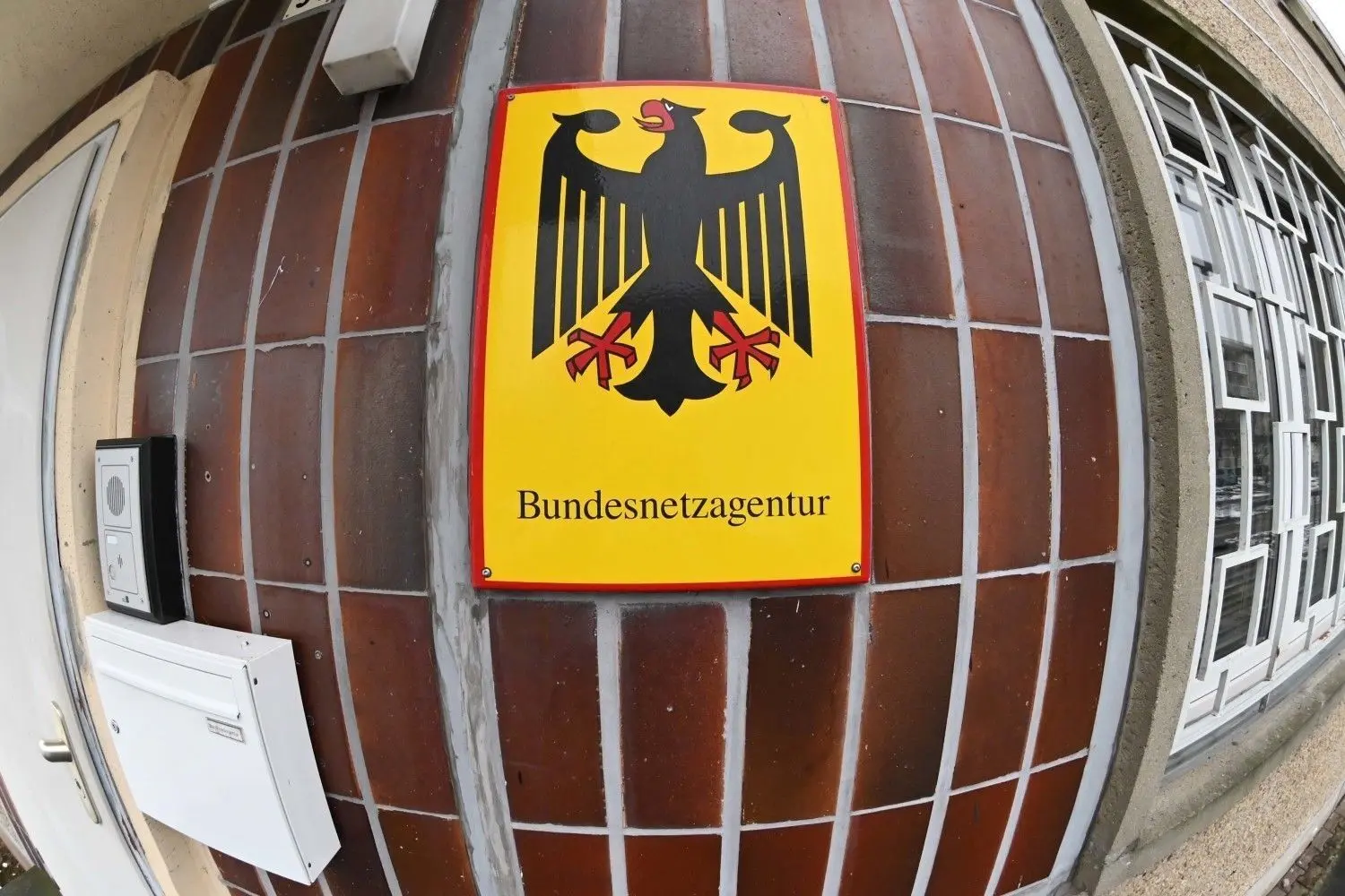 Weil die Preise für Strom und Erdgaspreise gestiegen sind, gestalten sich die aktuell angebotenen Neuverträge nach Angaben der Bundesnetzagentur in der Regel teurer als Altverträge.