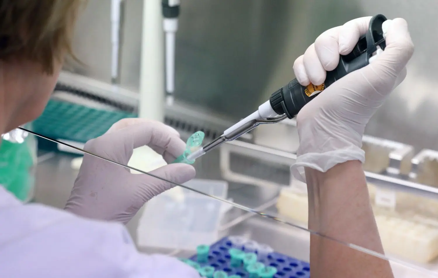 In Cottbus sind die ersten drei Personen positiv auf das Coronavirus getestet worden. Sie befinden sich in Quarantäne.