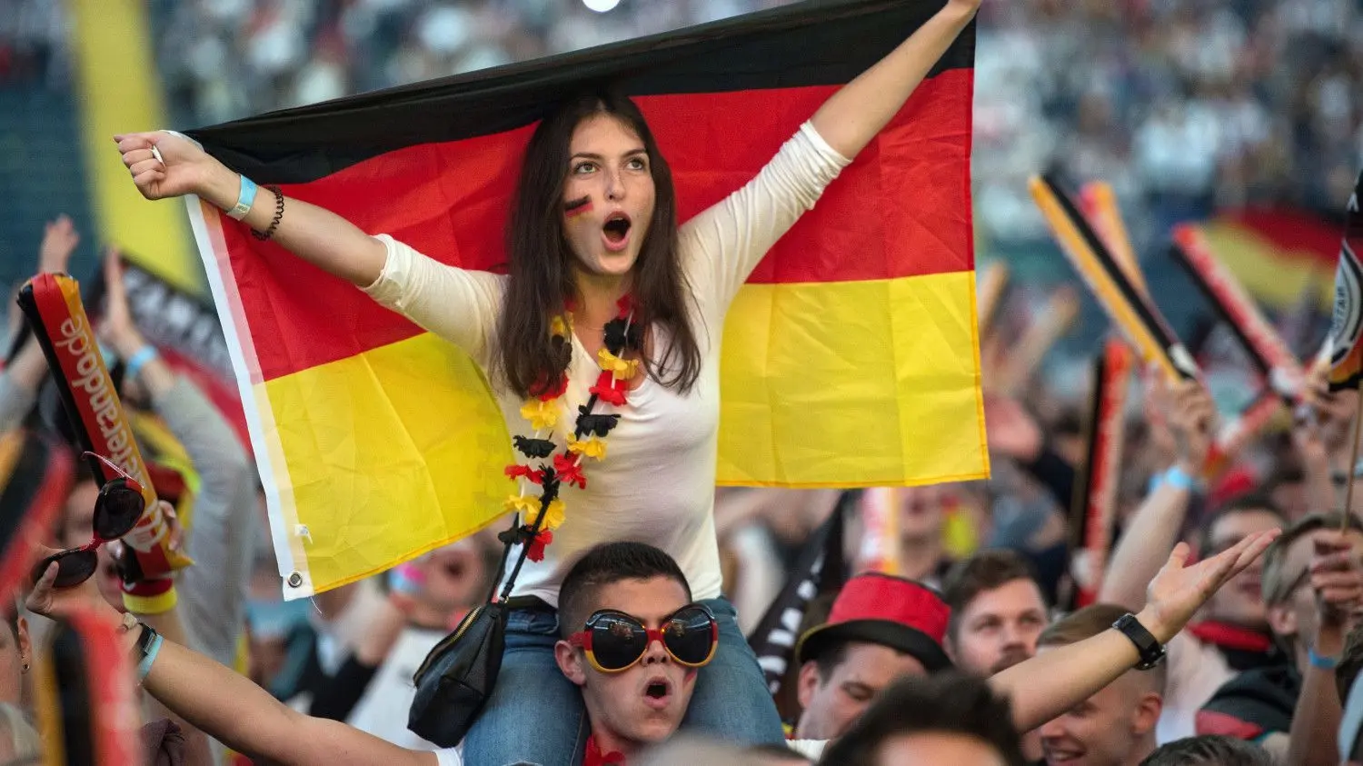 Auch die große Fanmeile in Berlin ist aufgrund der Corona-Pandemie abgesagt worden. Nicht mehr als 500 Menschen dürfen laut Eindämmungsverordnung unter freiem Himmel zusammenkommen.