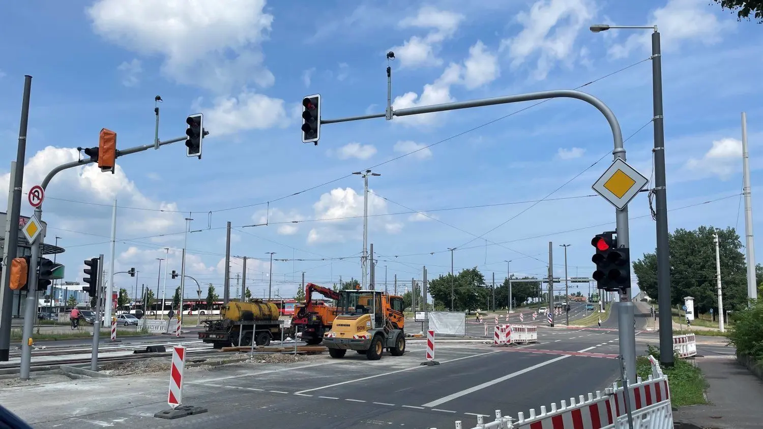 Viele Autofahrer zeigen sich durch Baustellen wie in der Cottbuser Thiemstraße am Stadtring irritiert.