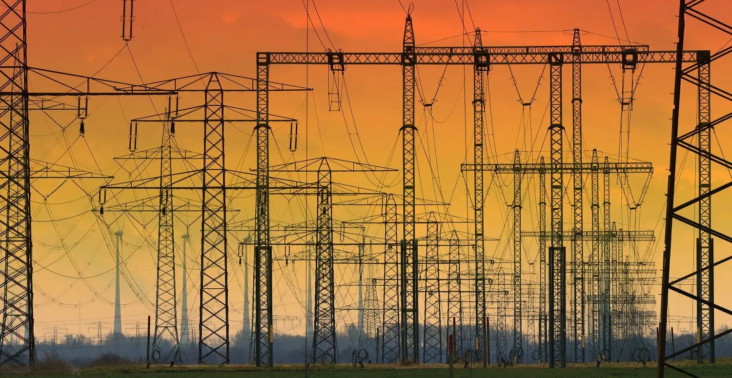 Wenn das Stromnetz zusammenbricht, spricht man von einem Blackout. Wie können sich Kommunen auf den Ernstfall im Zuge der Energiekrise vorbereiten? Foto: Jens Wolf/dpa