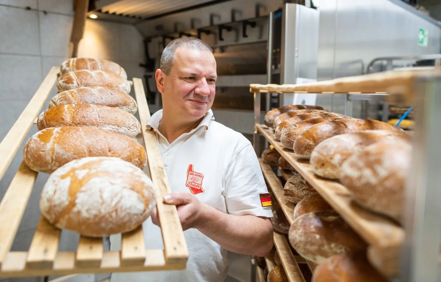 Roland Ermer, Bäckermeister und Präsident des Sächsischen Handwerkstages, in seiner Bernsdorfer Backstube.