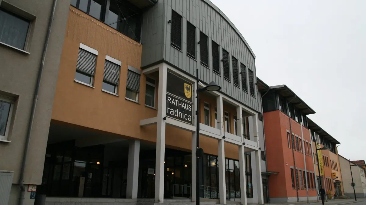 Das Rathaus in Lübben wird vorübergehend für den Publikumsverkehr geschlossen.
Das Lübbener Rathaus