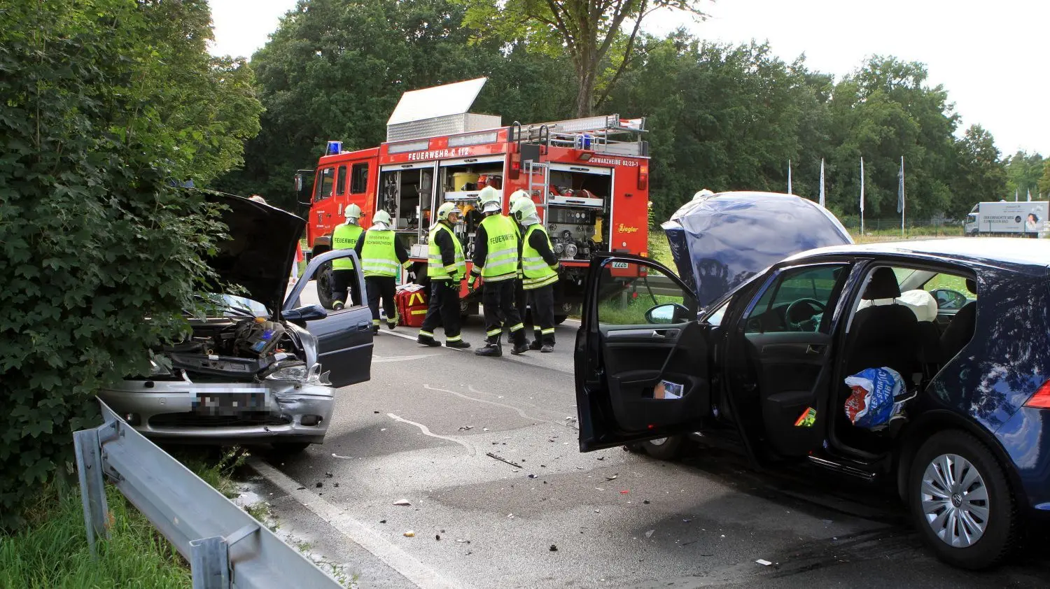 Ein VW ist am Donnerstagnachmittag, 29. Juli, auf der B 169 zwischen Ruhland und Lauchhammer von der Fahrbahn abgekommen. Ein entgegenkommendes Fahrzeug konnte nicht mehr ausweichen.