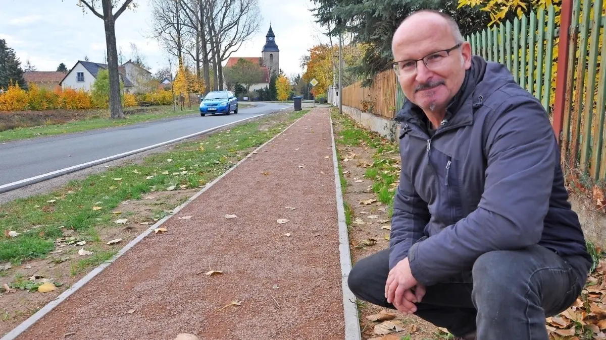 Ortsvorsteher Jan Fromm: 16 Jahre haben wir gebraucht, um diesen Notgehweg zu bekommen. Das möchte ich nicht noch einmal erleben.⇥
Notgehweg Langenrieth, Ortsvorsteher Jan Fromm