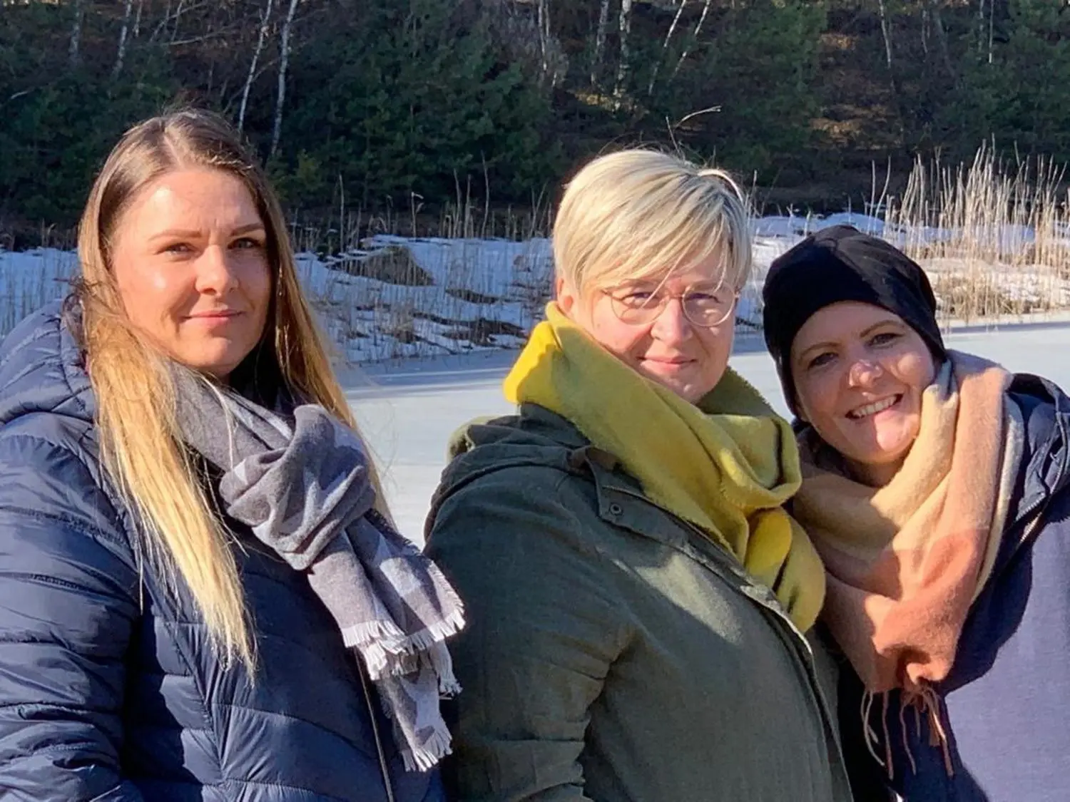 Gemeinsam durch dick und dünn: Cindy mit ihrer Freundin Denise und ihrer Schwester Danila (von rechts).