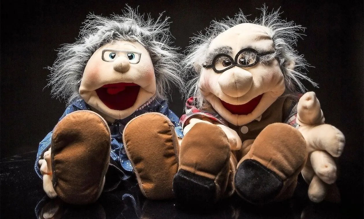 Lotti und Kurt sind die ersten Handpuppen der Polizei. Oma Inge Schmidt hatte in Schwarzheide Premiere. ⇥