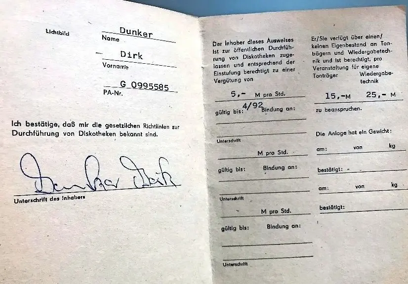 In dieser Spielerlaubnis waren auch die Verdienstmöglichkeiten geregelt.