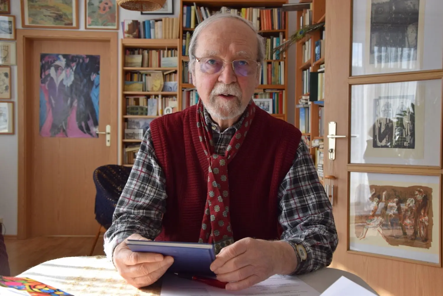 Er ist der Kopf des Kunstvereins: Martin Schmidt. Gemeinsam mit seiner Frau Helene hat er zunächst den Freundeskreis und später den Kunstverein geleitet und hunderte Veranstaltungen organisiert. Das Foto stammt aus dem Frühjahr 2020.