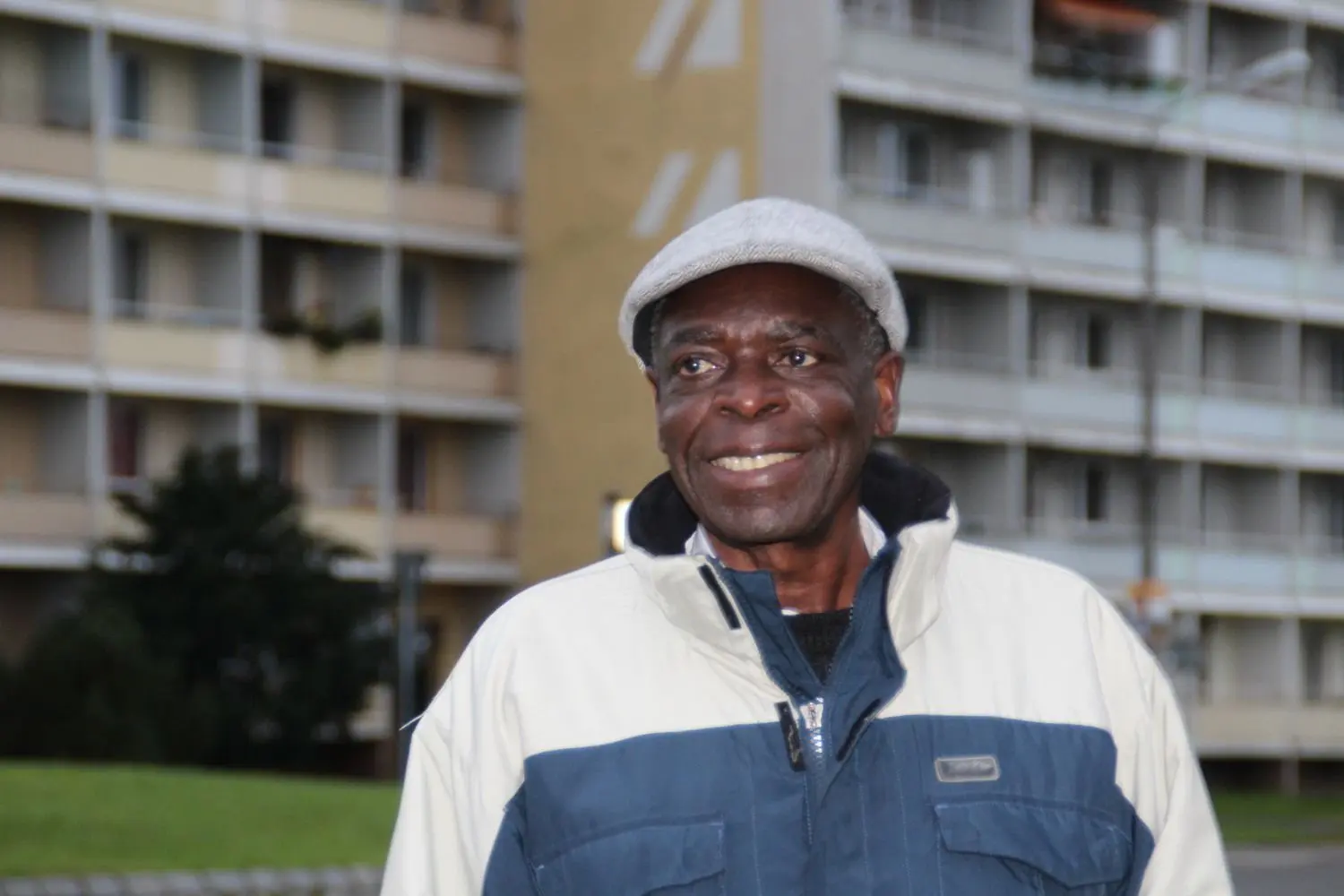 Als Vertreter der noch lebenden DDR-Vertragsarbeiter aus Mosambik, die einst in Hoyerswerda wohnten, war David Macou im September nach Hoyerswerda gekommen.