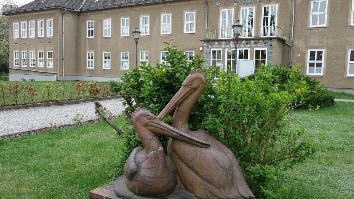 Blick auf die Oberschule in Krauschwitz. Sie soll weiter saniert werden.
Blick auf die Oberschule in Krauschwitz. Ihre Sanierung ist der größte Posten im Konzept.