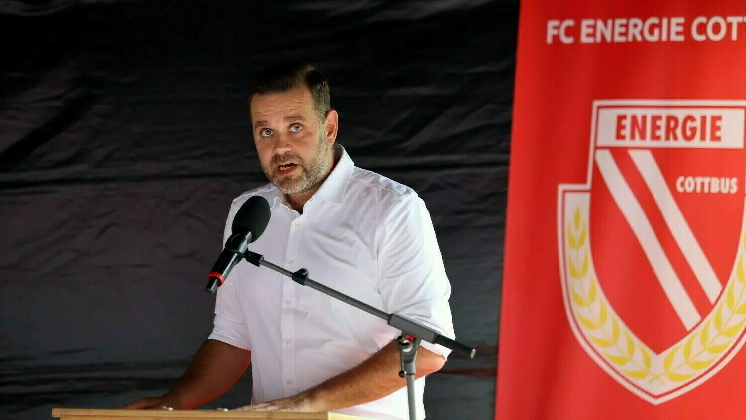 Präsident Sebastian Lemke konnten den Mitgliedern von Energie Cottbus ein positives Geschäftsergebnis für 2021 vermelden.
