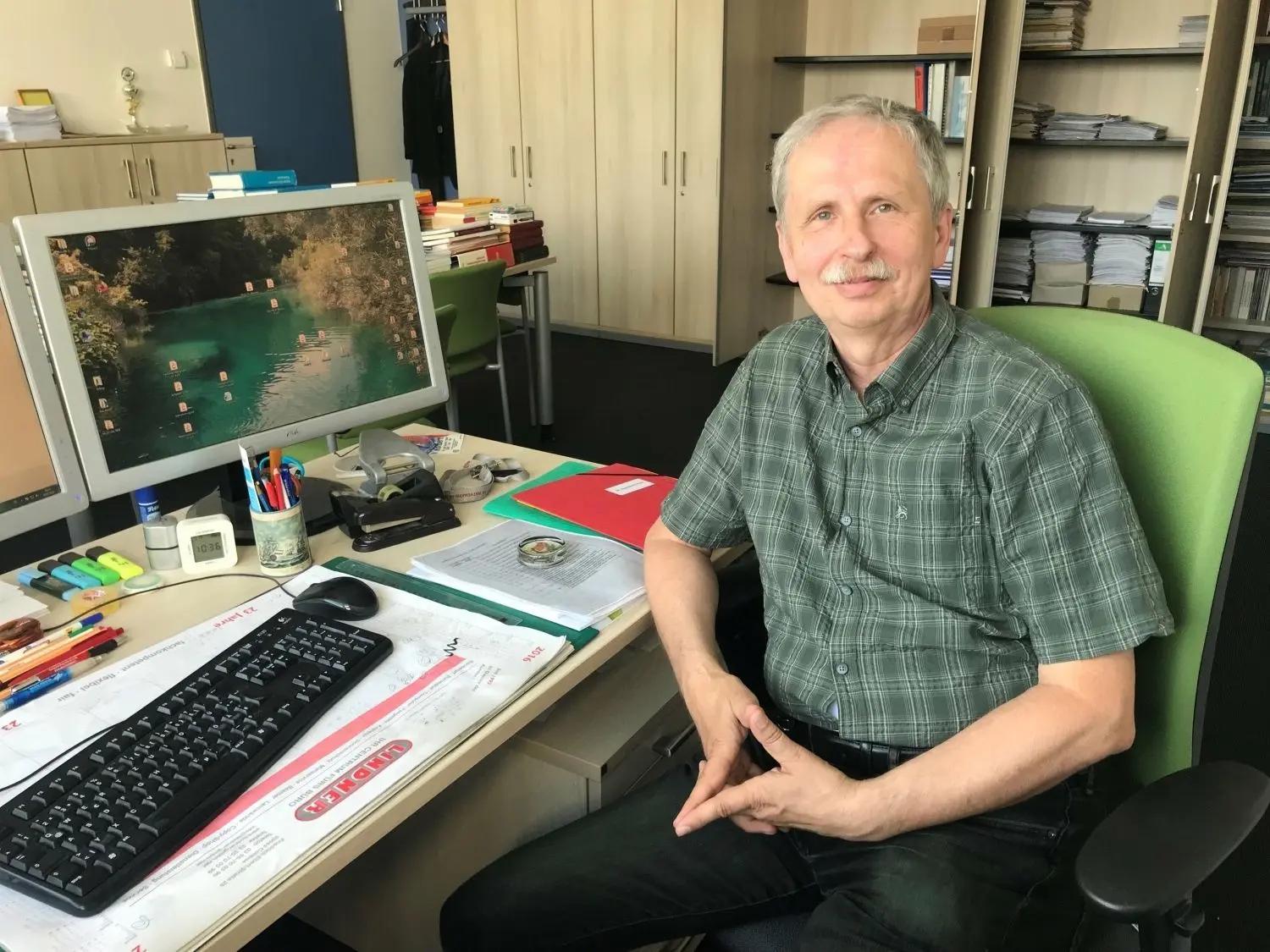 Frank Ristau, Schulleiter des Max-Steenbeck-Gymnasiums in Cottbus, verabschiedet sich mit 66 Jahren in den Ruhestand. Ihm werden weitere folgen. Der Generationswechsel an den Schulen ist im vollen Gange, auch bei den Lehrern.