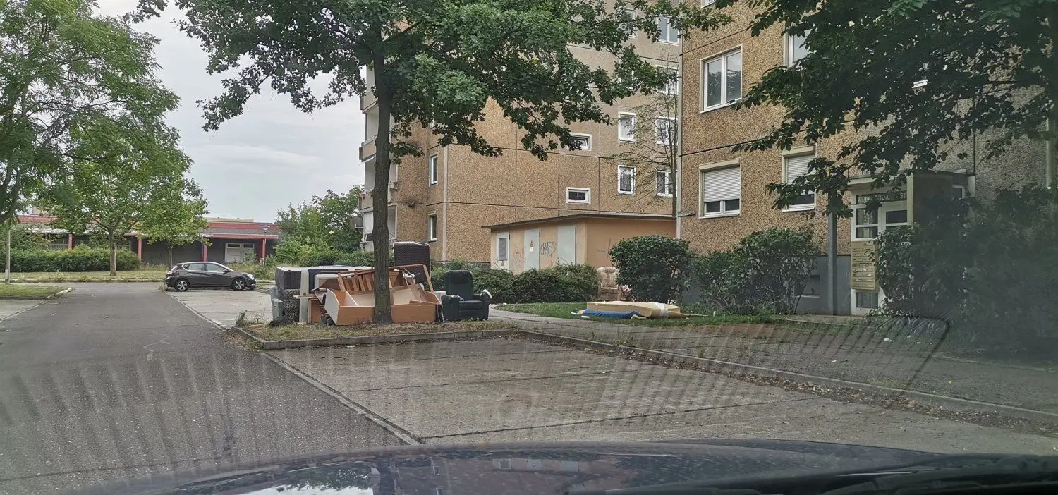 Das Wohnviertel werde immer mehr verwahrlost. Es gibt auch Kritik am Vermieter.