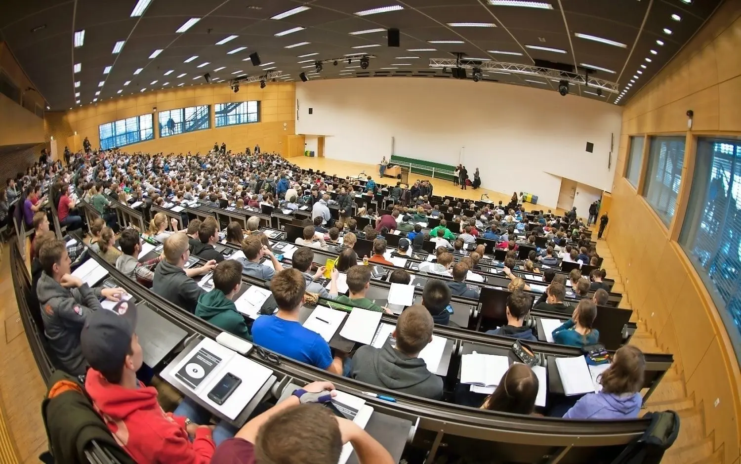 Ein Hörsaal der TU Dresden: In einigen Jahren sollen künftige IT-Experten auch in der Lausitz studieren.