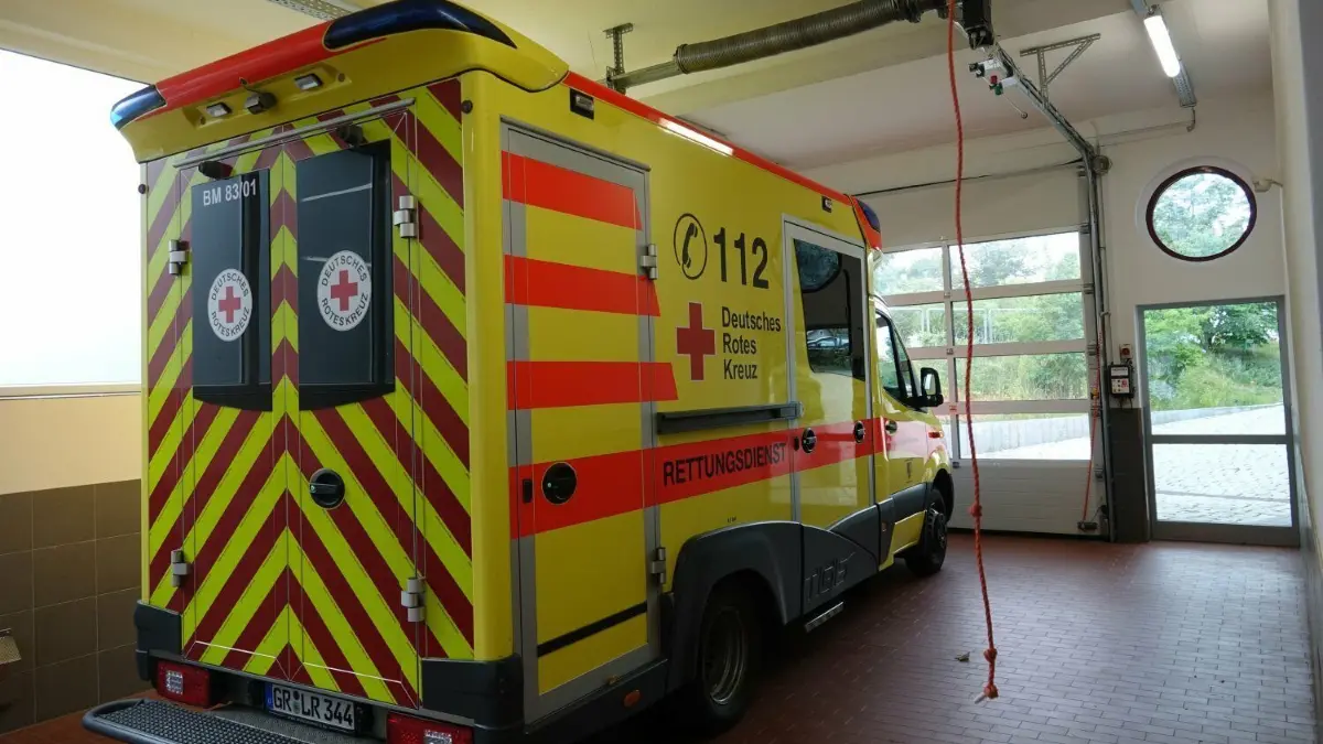 Auch die Liegendauffahrt der Notaufnahme am Krankenhaus Weißwasser ist erneuert worden.
Auch die Liegendauffahrt der Notaufnahme am Krankenhaus Weißwasser ist erneuert worden.
