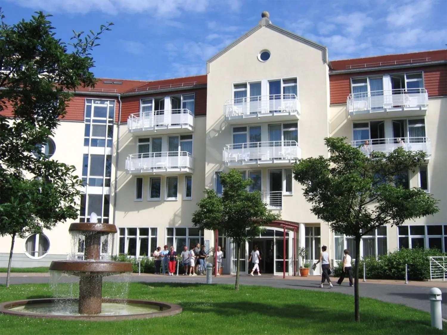 Modern undmit Hotel-Standard: Bad Liebenwerdas Median Fontana-Klinik.