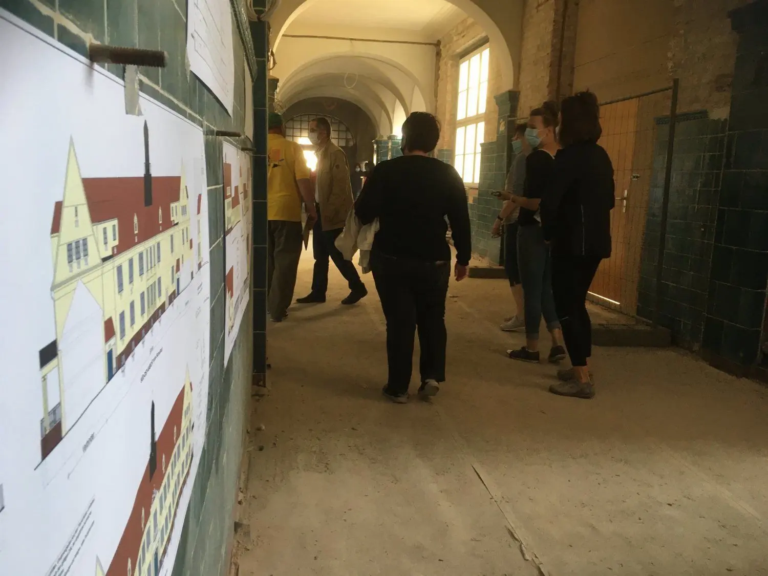 Die Laubuscher Schule am Markt soll bis Mitte 2021 wieder zu einem Schmuckstück werden