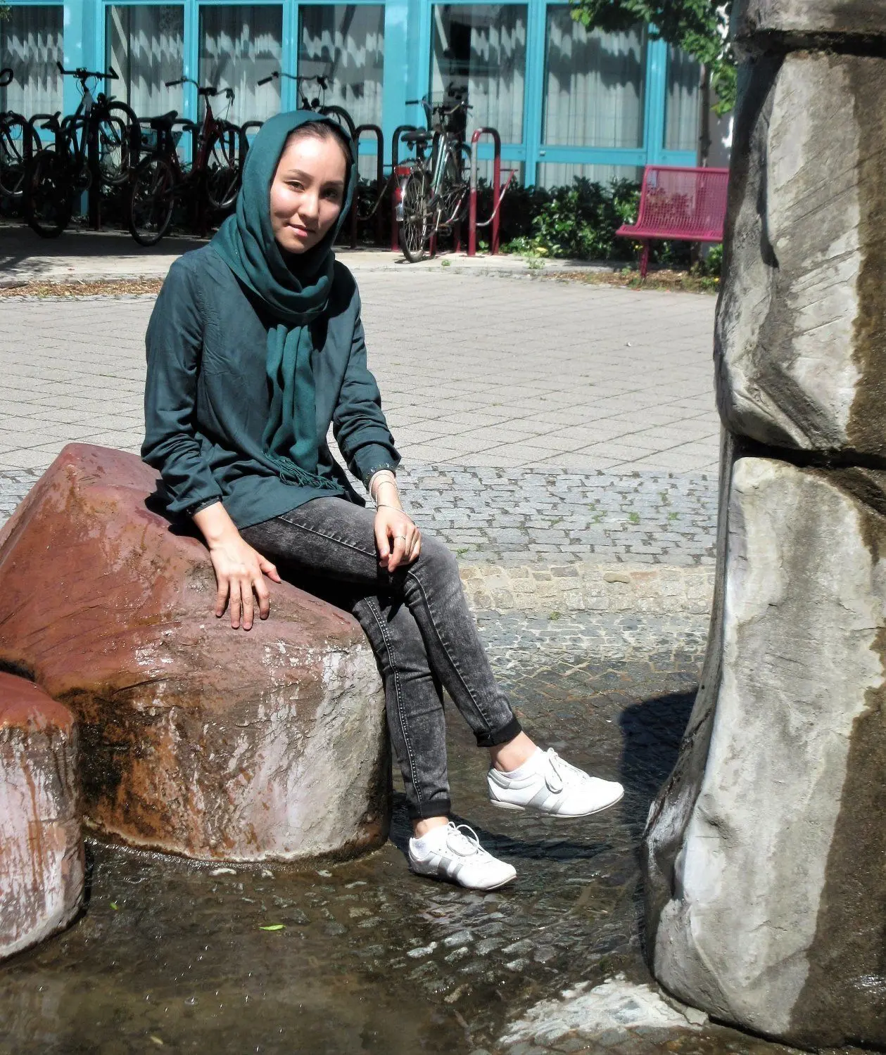 Shala Pana Zada stammt aus Afghanistan. Die 22-Jährige lebt seit Ende 2014 in Deutschland und kämpft sich seitdem Stück für Stück ins neue Leben. ⇥