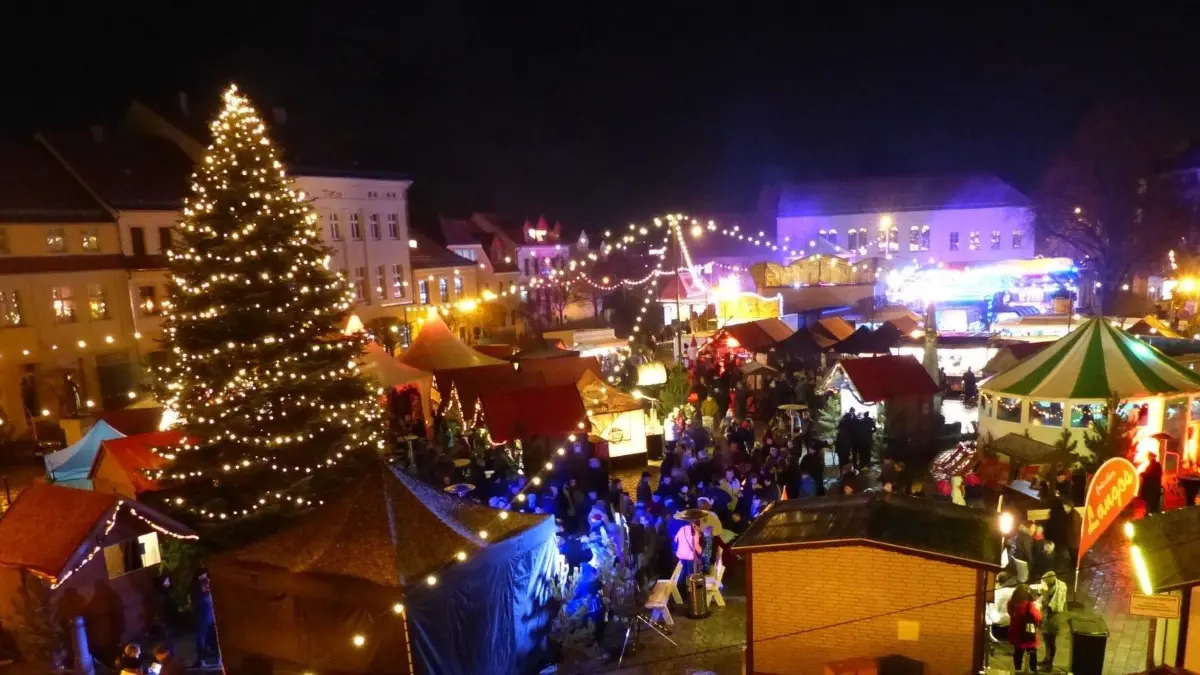 Ob der Teschenmarkt Hoyerswerda in diesem Jahr stattfindet, wird sich erst mit der neuen sächsischen Corona-Verordnung im Spätherbst entscheiden.
Teschen-Markt
