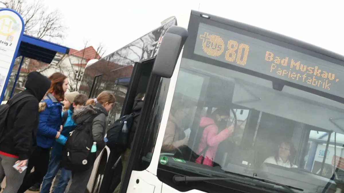 Bus nach Bad Muskau: Der Schülerverkehr im Norden vom Kreis Görlitz ist holprig gestartet.
Der Schülerverkehr im Norden vom Kreis Görlitz ist holprig gestartet.
