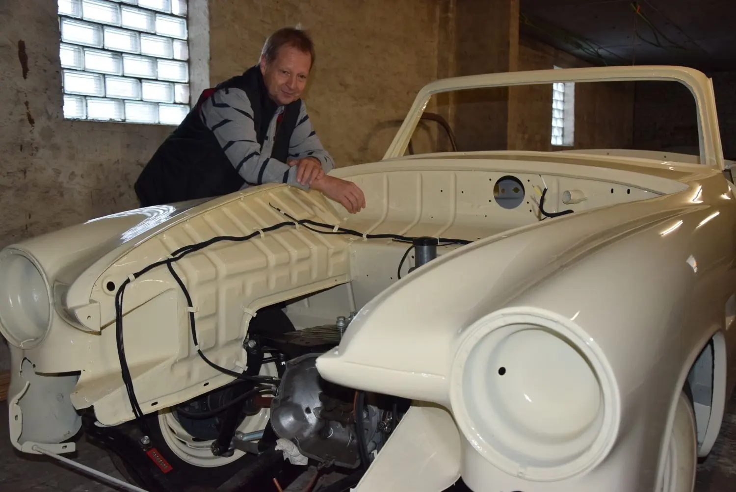 Ein Langzeitprojekt: Egbert Thulmann aus Zeißig bei Hoyerswerda baut den Wartburg 313 Sport Cabriolet auf.