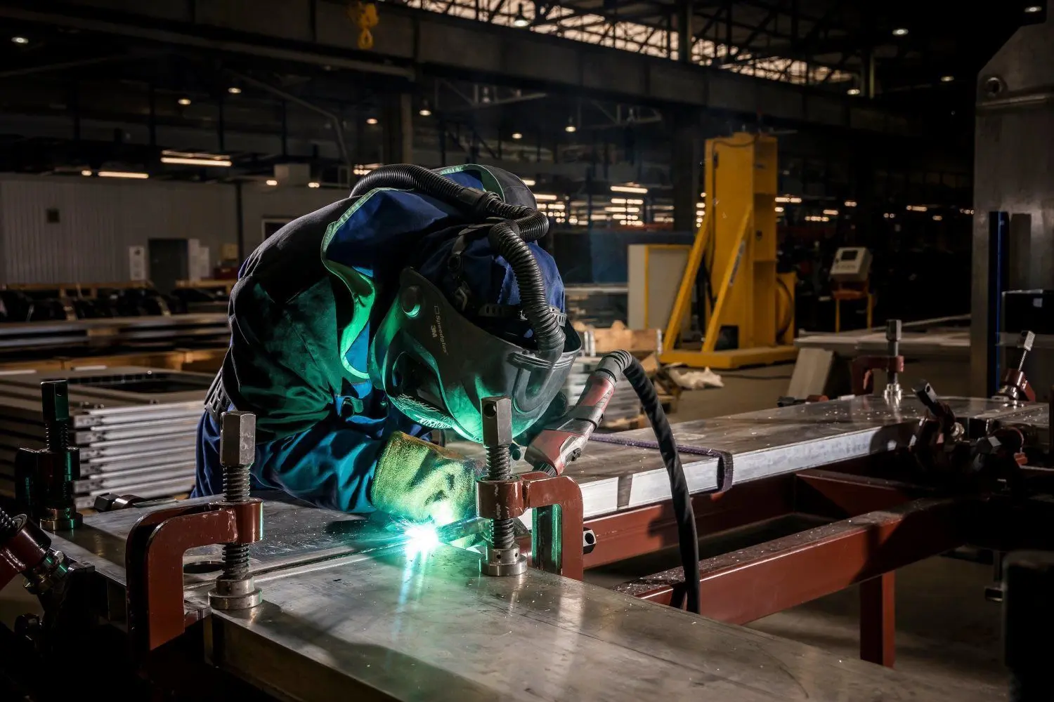 Feinarbeit im Škoda-Werk in Plzen (Pilsen).
