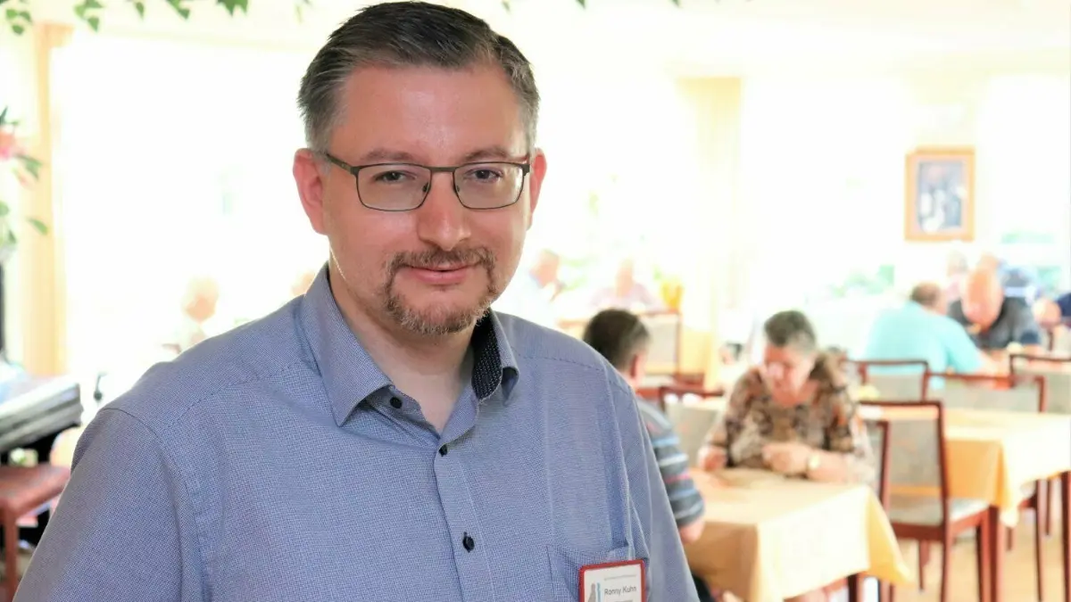 Das Seniorenzentrum pro civitate in Elsterwerda hat nach Auskunft von Heimleiter Ronny Kuhn zwei Jahre Coronazeit und auch die vielen Hitzetage überstanden. Mit deutlich steigenden Heimkosten kam der nächste Hammer.
Das Seniorenzentrum pro civitate in Elsterwerda hat nach Auskunft von heimleiter Ronny Kuhn zwei Jahre Coronazeit und auch die vielen Hitzetage überstanden. Mit deutlich steigenden Heimkosten kam der nächste Hammer.