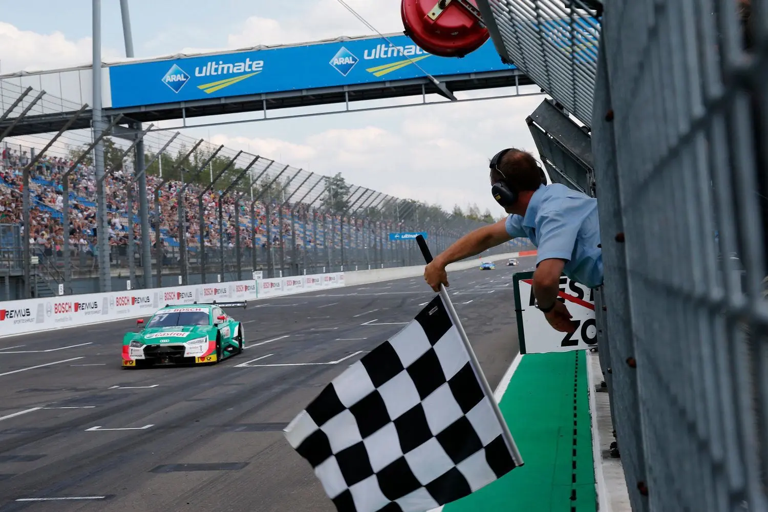 Am Samstag gewann Nico Müller das DTM-Rennen auf dem Lausitzring.