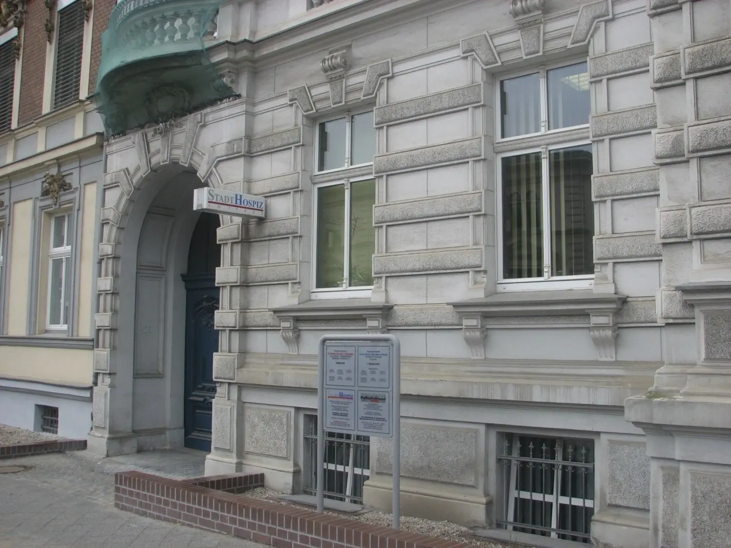 Das Stadthospiz hat seinen Sitz in der Cottbuser Bahnhofstraße.