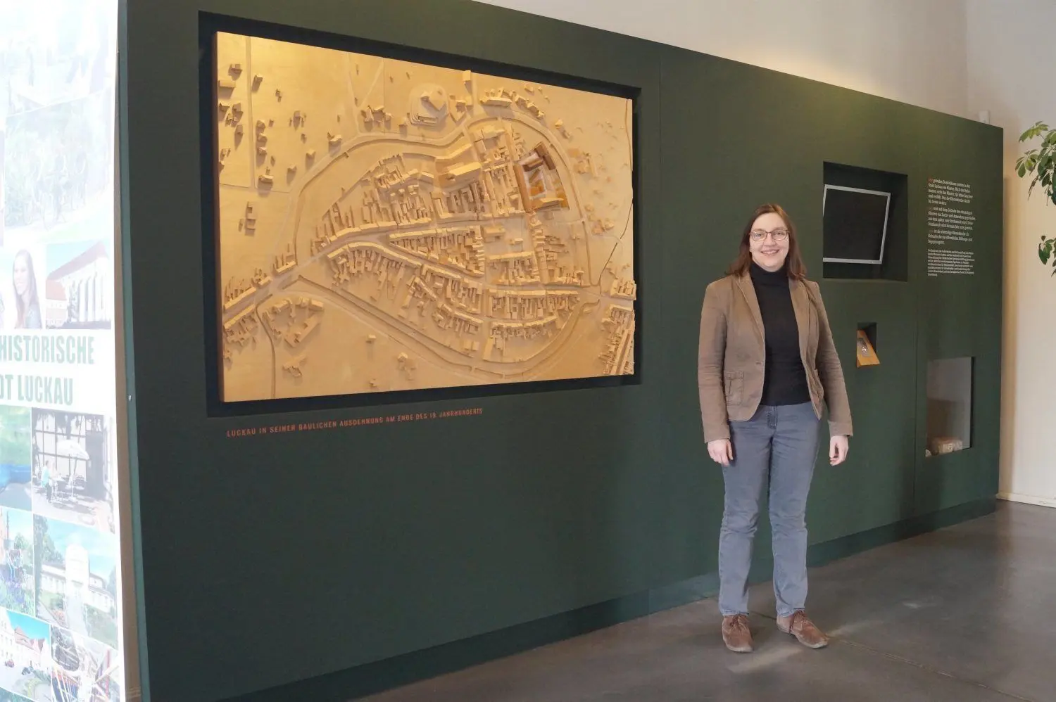 Museumsleiterin Marina Gadomski hofft auf Besucher für das Niederlausitz-Museum in Luckau. Ab Dienstag hat das Museum wieder geöffnet.