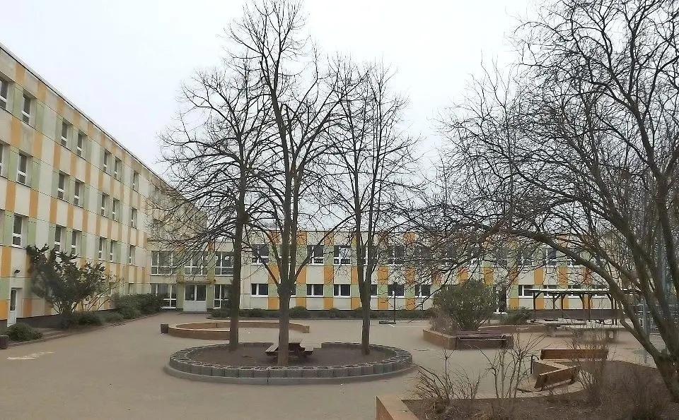 An der Friedrich-Ludwig-Jahn-Grundschule dürfen Kinder aus zwei Familien zurzeit nicht in die Schule kommen.