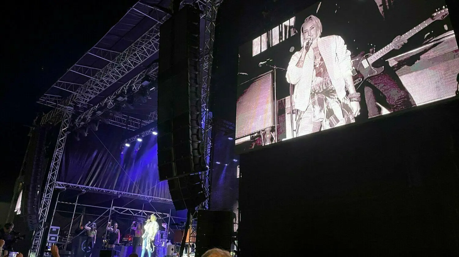 Weit mehr als 5000 Menschen feiern das Sommer Open-Air der Sparkasse Elbe-Elster mit dem deutschen Pop- und Soulstar Sarah Connor.